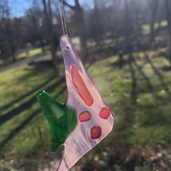 #1529 TRI FISH SUN CATCHER SUN TRI FISH 5 1/4” X 3 1/4” MULTI COLOR COLLECTABL - Picture 3 of 11